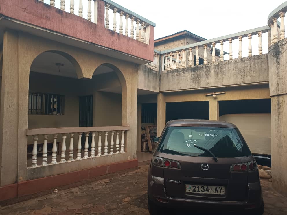 Villa 4 chambres en vente au bord de la rue de 28 m à Agoè Lycée Mariane – 55 millions FCFA