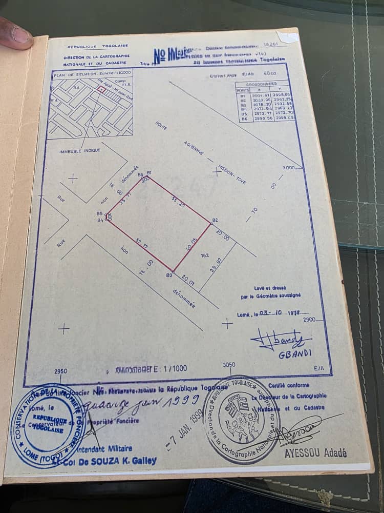 04 lots collés de terrain en 02 angles de rue, clôturé, à vendre en bord du goudron de la CEDEAO à Agoé Sogbossito - 350 000 000 FCFA le tout