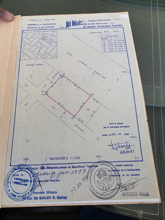 04 lots collés de terrain en 02 angles de rue, clôturé, à vendre en bord du goudron de la CEDEAO à Agoé Sogbossito - 350 000 000 FCFA le tout