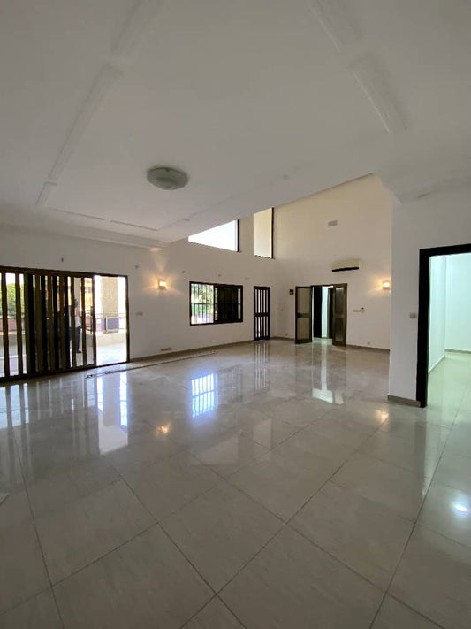 Villa duplex 5 chambres en location à Cito Aéroport – 800000 FCFA