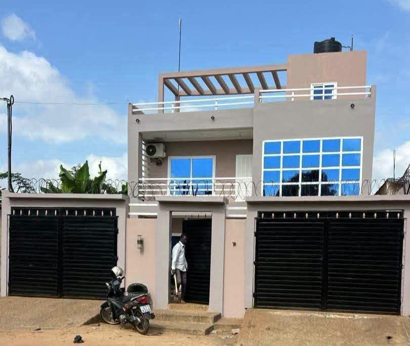 Villa 5 chambres en vente à Vakpossito non loin de l'école NDE – 85 millions FCFA