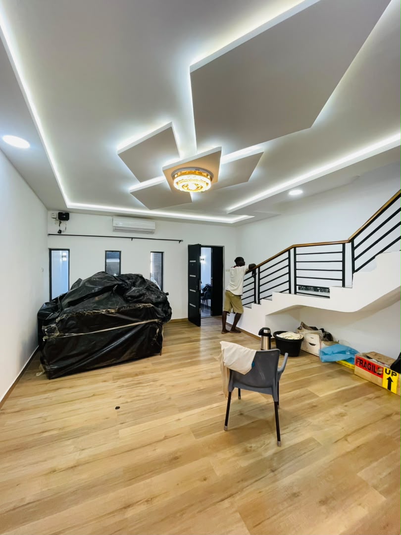 Villa 4 chambres de 150 m² à louer à Carrefour Agoè Coulcatché – 350 mill FCFA