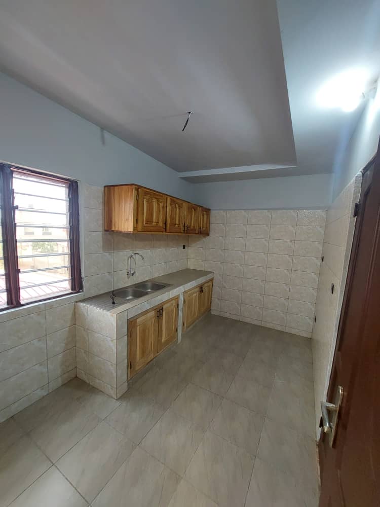 Villa duplex 5 chambres à louer à Agoé Assiyéyé – 450000 FCFA