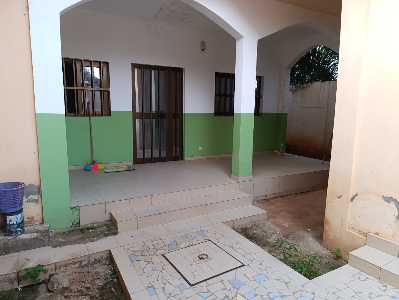 Villa 2 chambres en location à Adidogomé catholique yokoe – 100000 FCFA