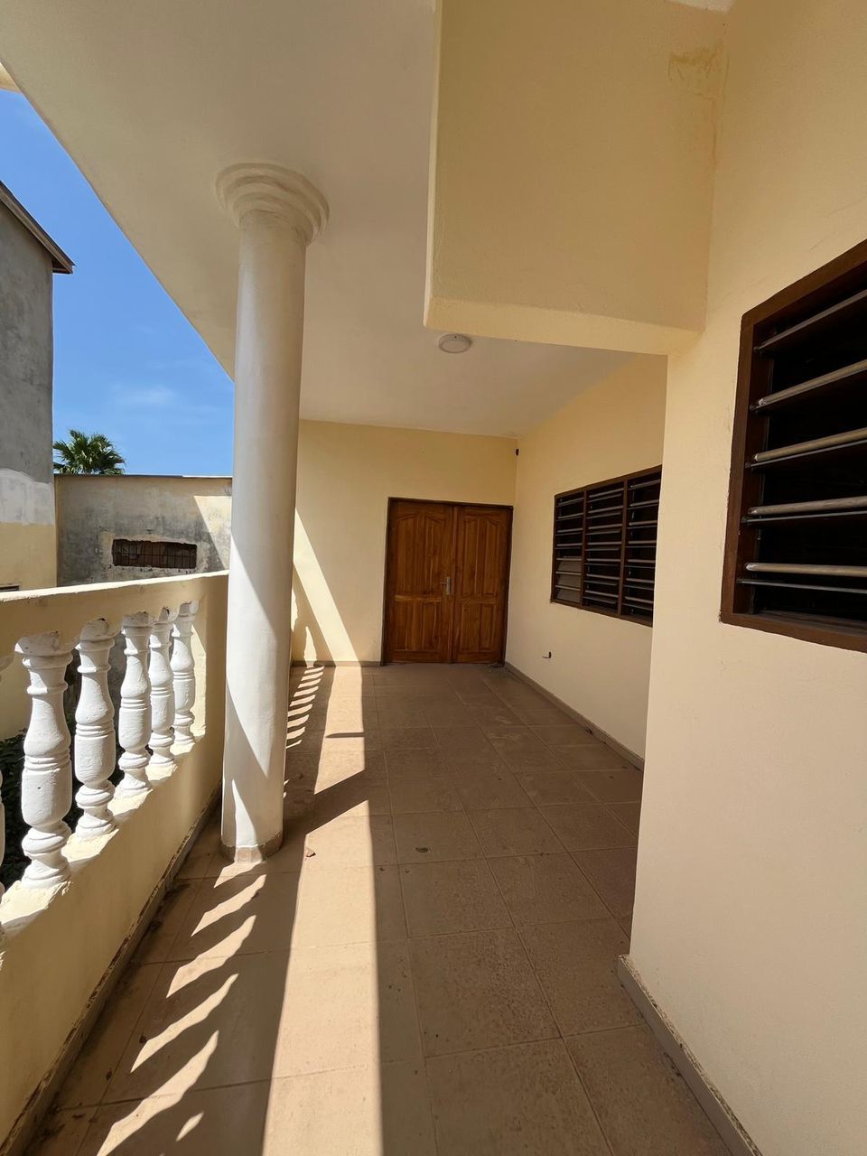 Appartement 2 chambres à louer à Hédzranawoé Piscine Atlantide – 90 000 FCFA/mois
