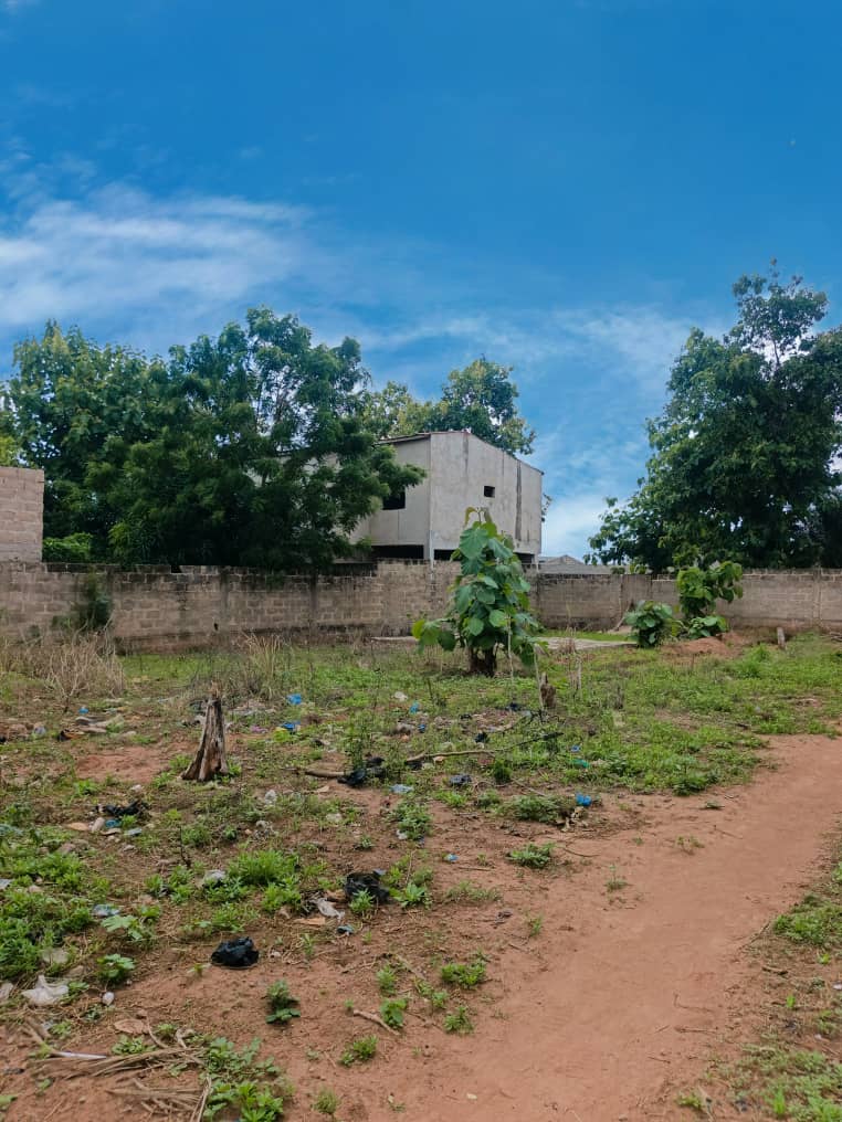 terrain de 600 m² en vente à Aképédo – 9 000 000 FCFA