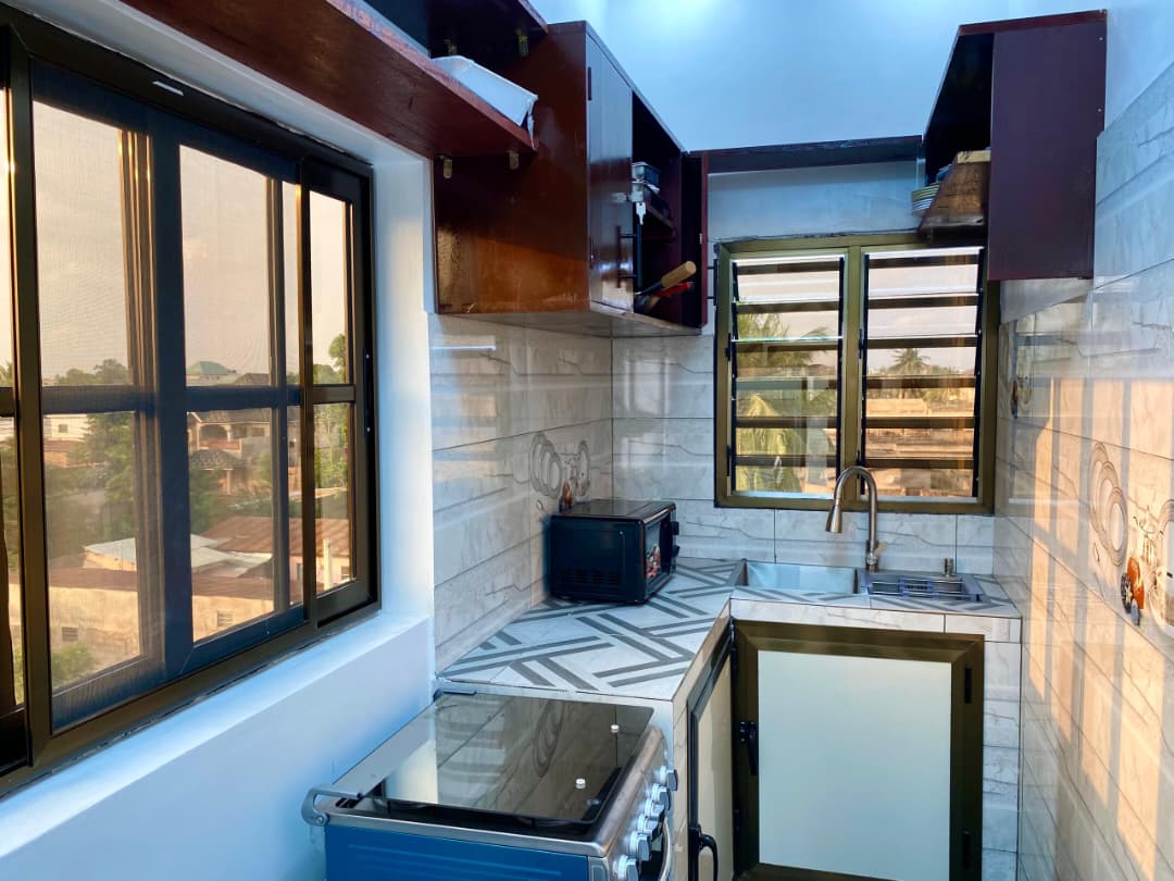 Appartement meublé de 2 chambres salon à louer à Avédji Amétossimé – 350 000 FCFA