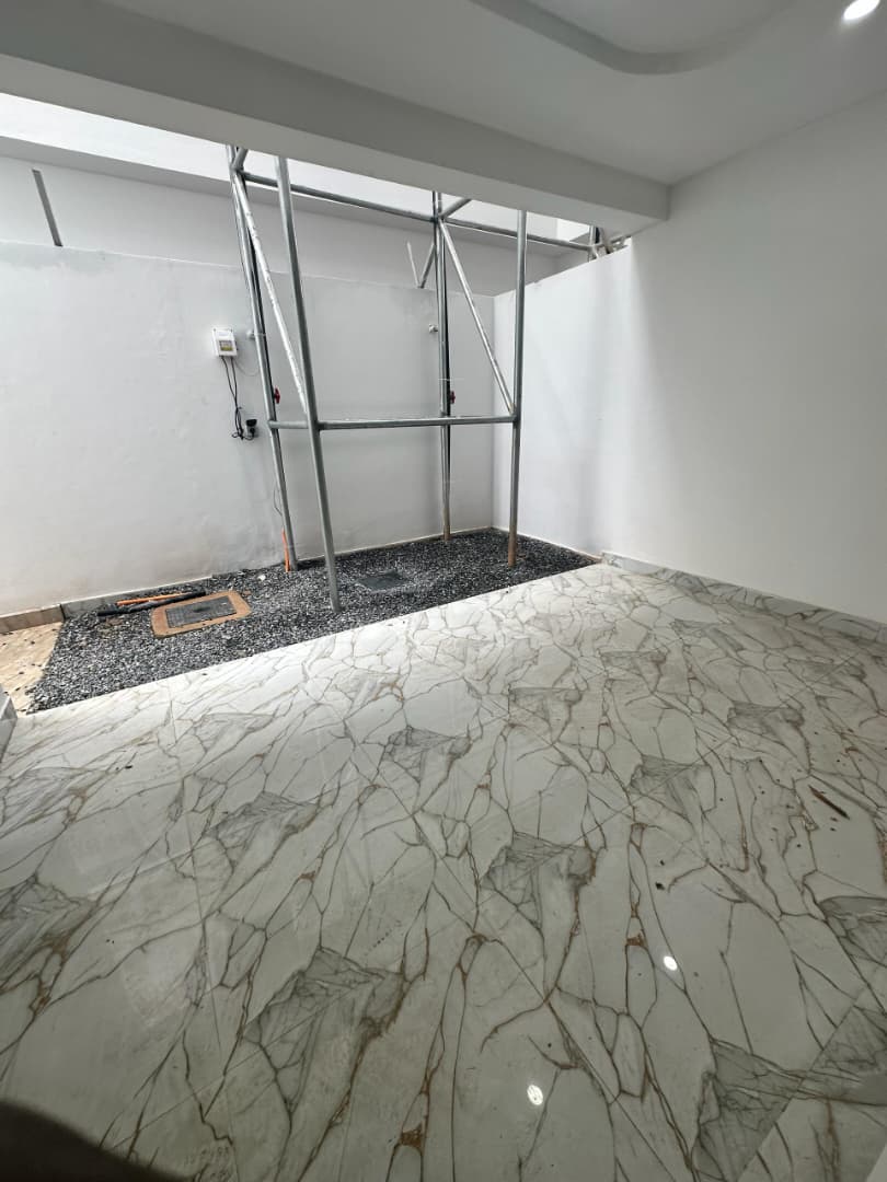 Appartement 2 chambres salon haut standing à louer à Attiégou Aéroport – 250 000 FCFA
