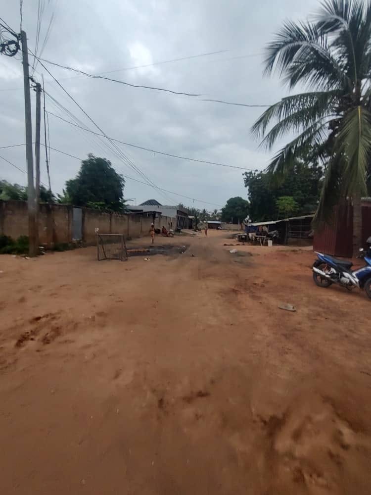 Terrain de 300 m² en vente à Adidogomé Logoté – 13 millions FCFA