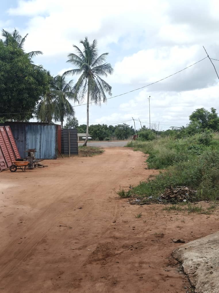 terrain de 600 m² en vente à Aképédo – 9 000 000 FCFA