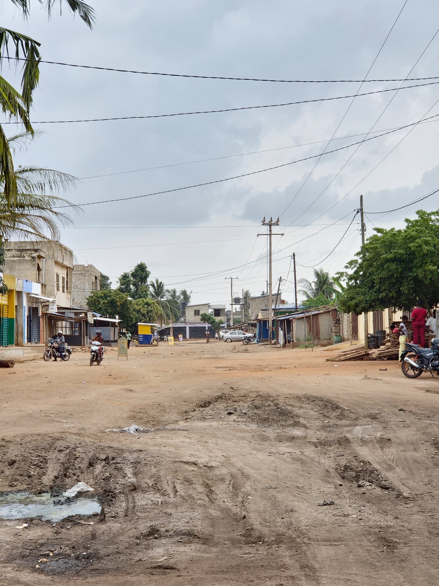 Terrain de 1200 m² en vente au bord du goudron à Agoè Logopé – 80 millions FCFA