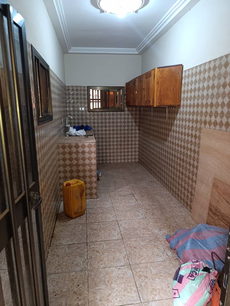 Villa 2 chambres en vente à Agoè Assiyéyé proche du goudron – 65 millions FCFA