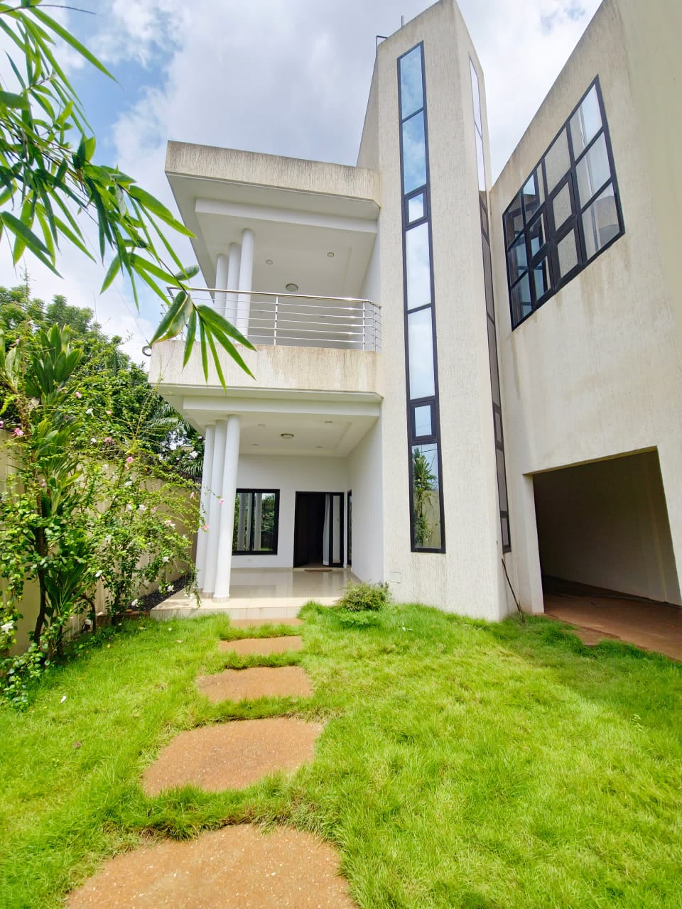 Villa duplex haut standing en vente à Agoè Légbassito Madjikpet – 95 millions FCFA
