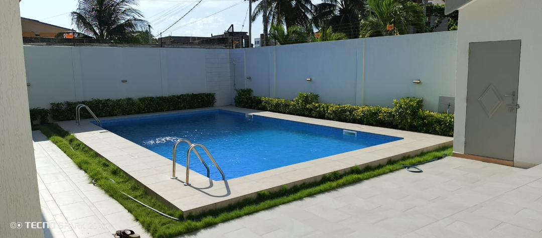 Villa duplex 5 chambres en vente à Baguida côté plage, proche du goudron – 320 millions FCFA