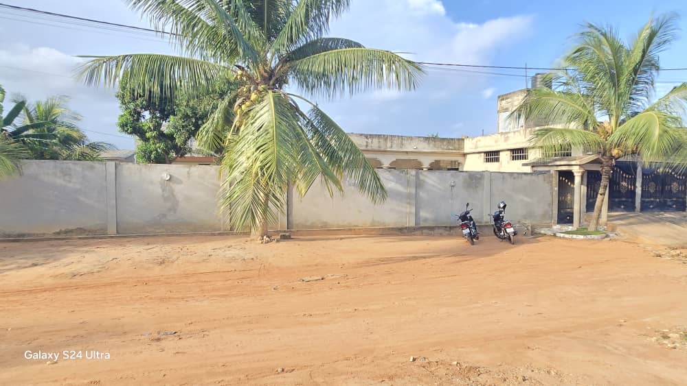 Villa 4 chambres en vente à Zanguera Klemé avec Titre Foncier personnel – 65 millions FCFA