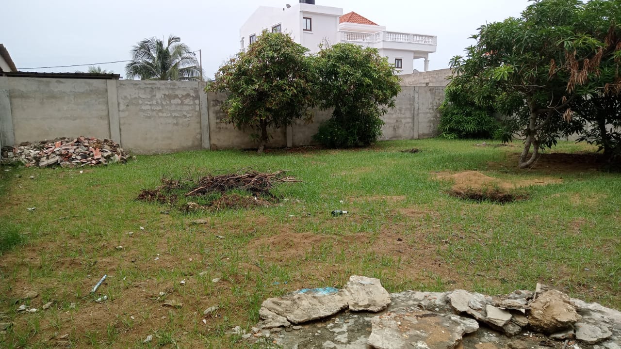 Terrain d'un lot (600 m²) en vente à Avepozo Côté Plage – 40 millions FCFA