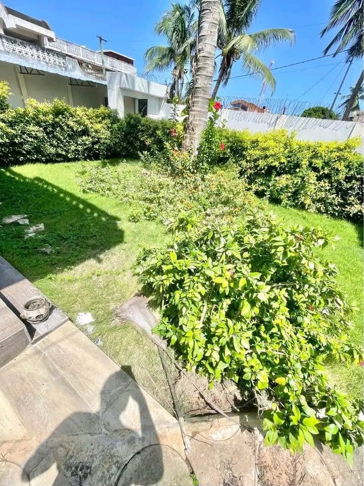 Villa de 3 chambres à louer à Tokoin hôpital – 300.000 FCFA