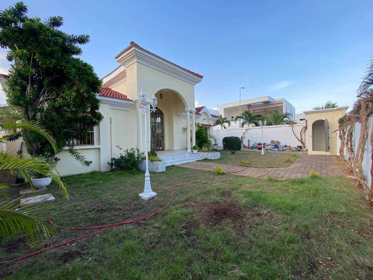 Villa duplex avec piscine à louer dans la Cité Millenium – 1 500 000 FCFA