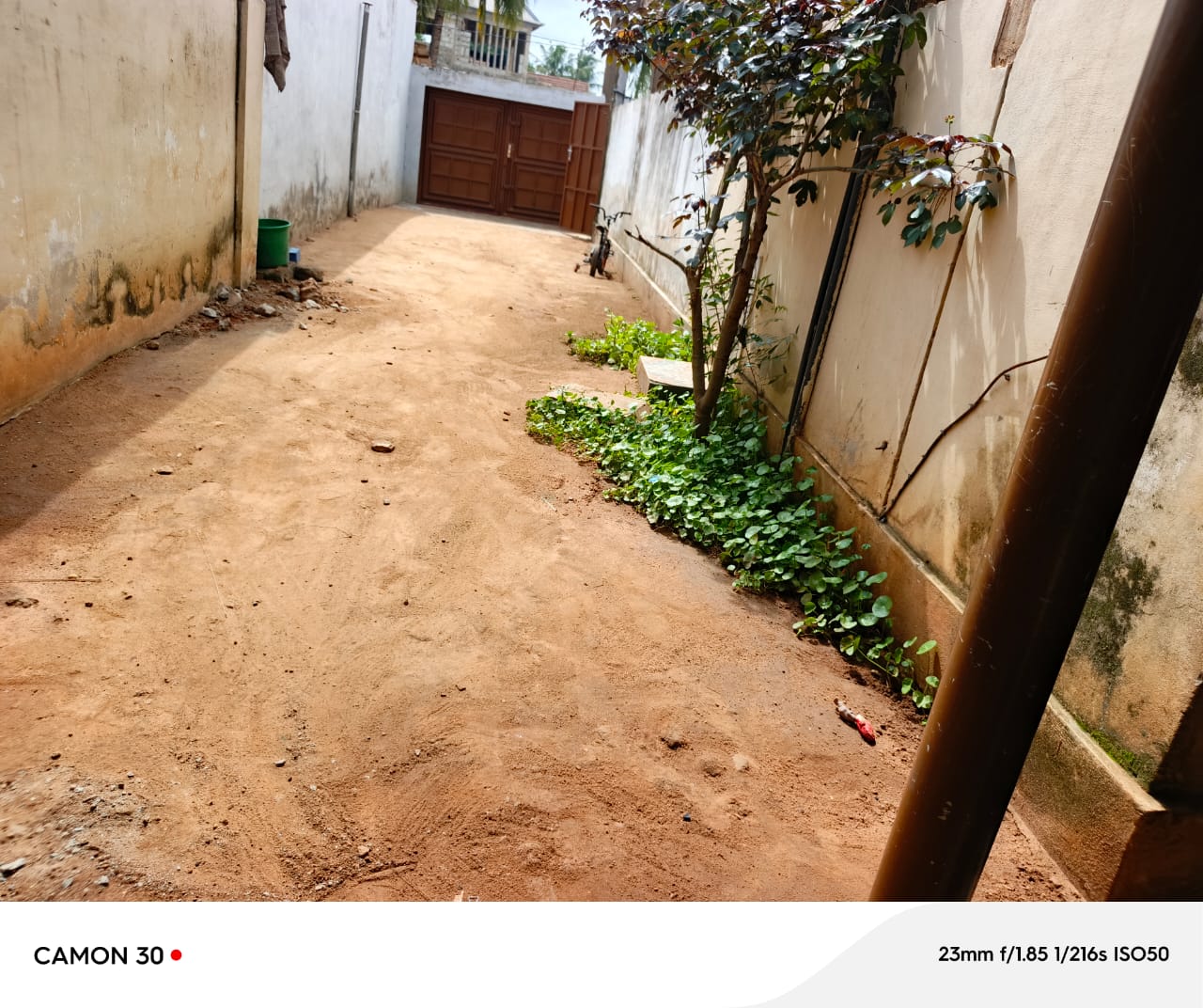 Maison cour 2 chambres en location à Agoè Logopé – 70 000 FCFA