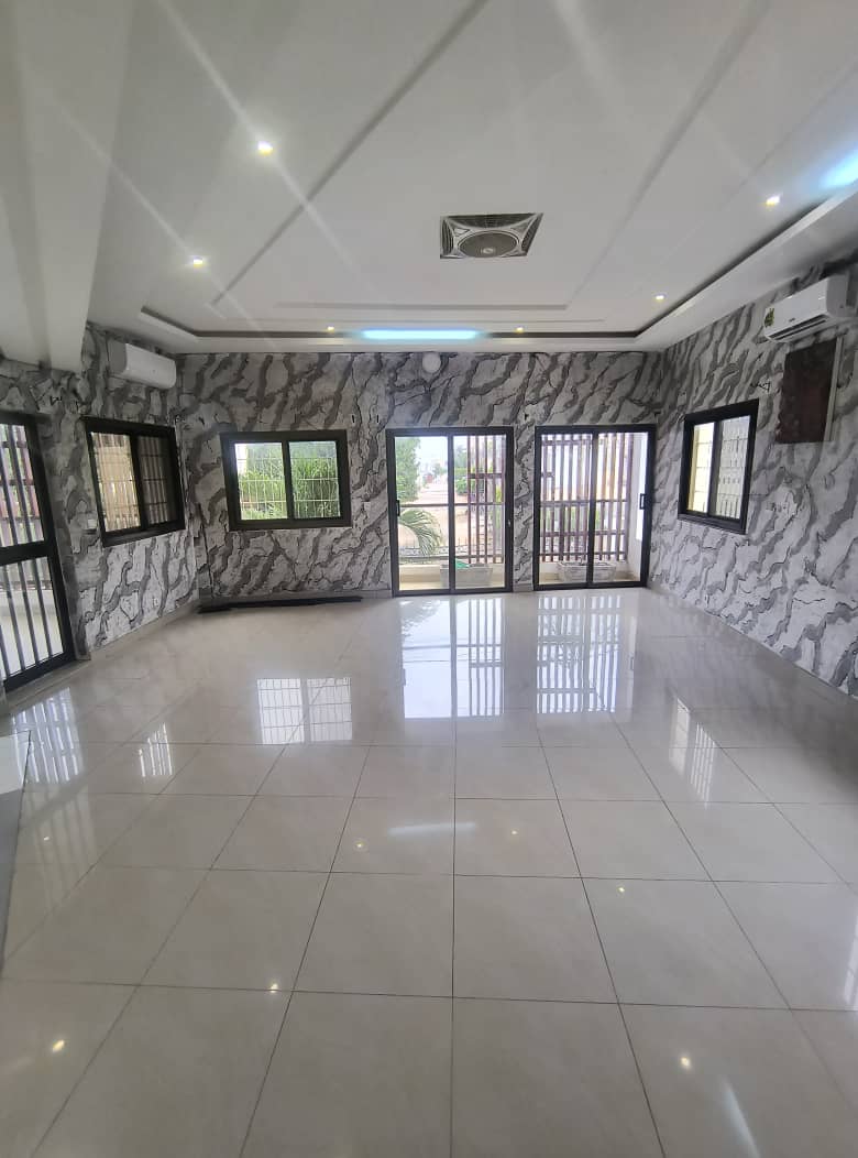 Villa duplex 7 chambres en location à Nukafu – 550.000 FCFA/mois