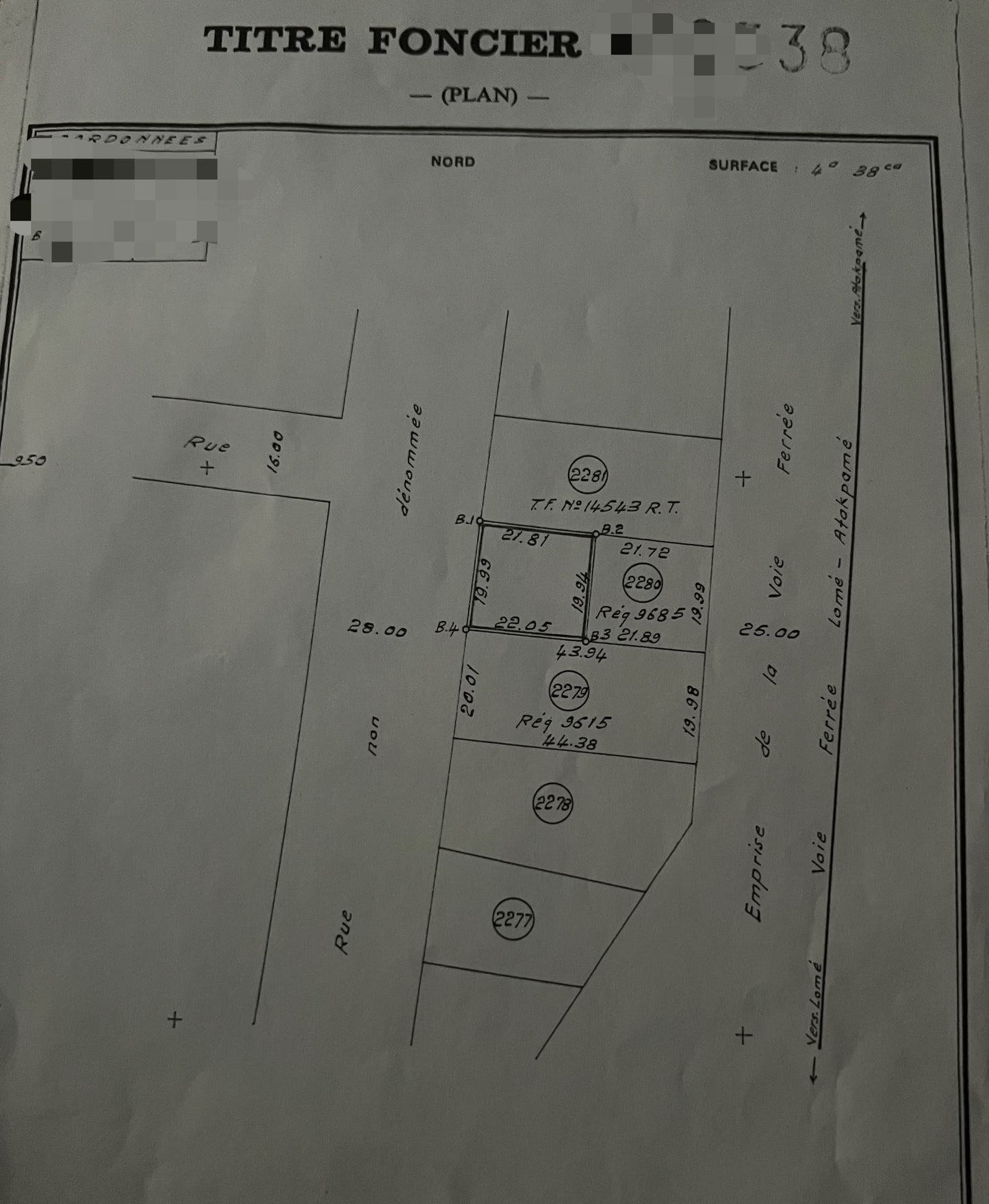 Terrain de 438 m² en vente à Agbalepedo à 300m du goudron – 30 millions FCFA