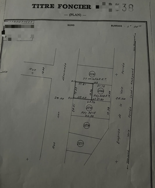 Terrain de 438 m² en vente à Agbalepedo à 300m du goudron – 30 millions FCFA