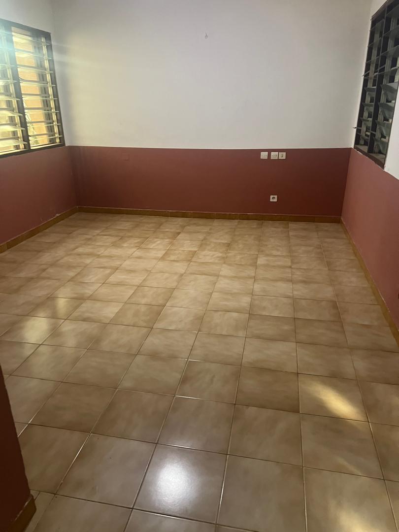 Appartement 2 chambres à louer à Adidogomé Franciscain – 80 000 FCFA
