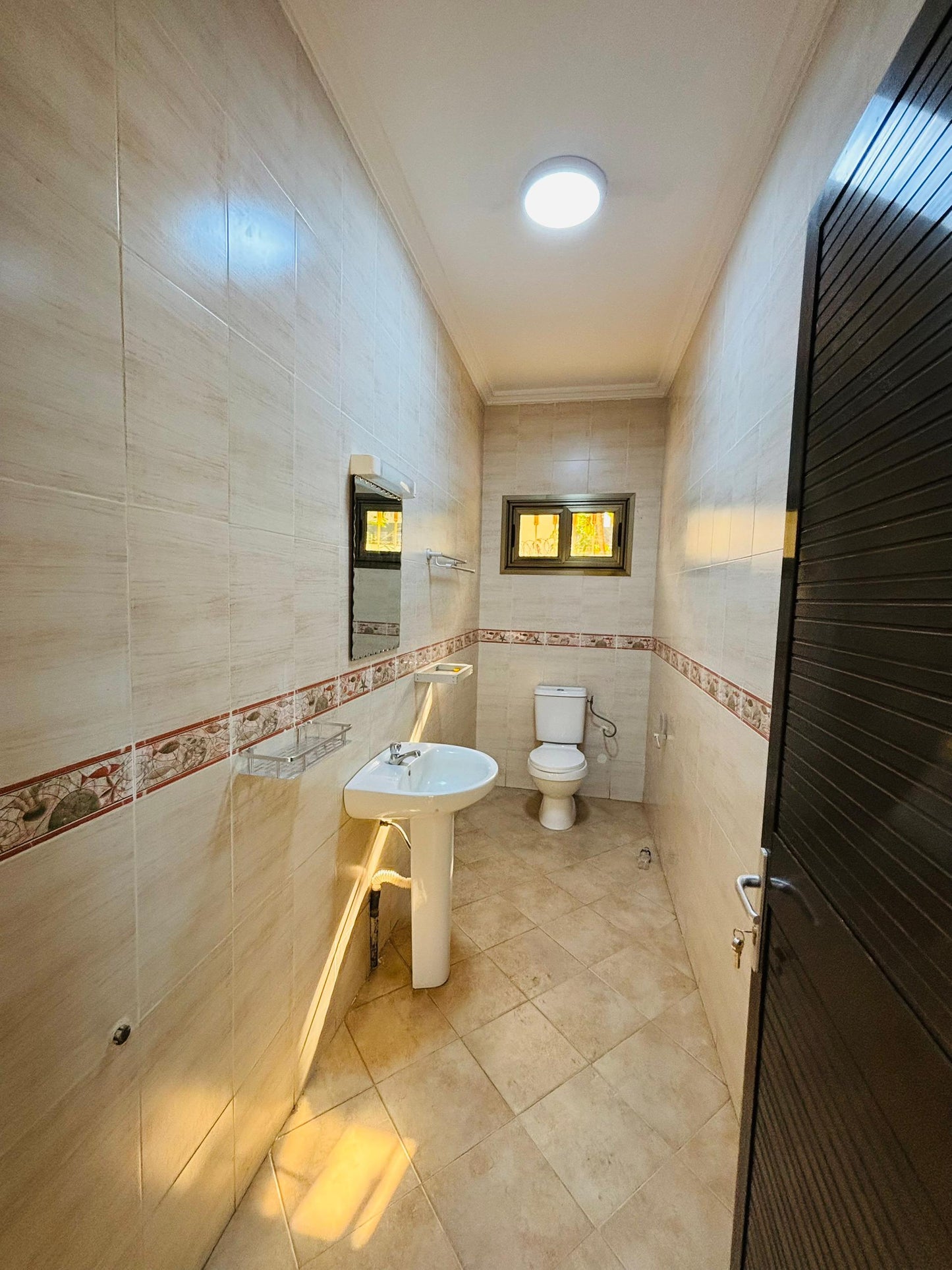 Villa 8 chambres en location à Noukafou-Amina – 800 000 FCFA/mois
