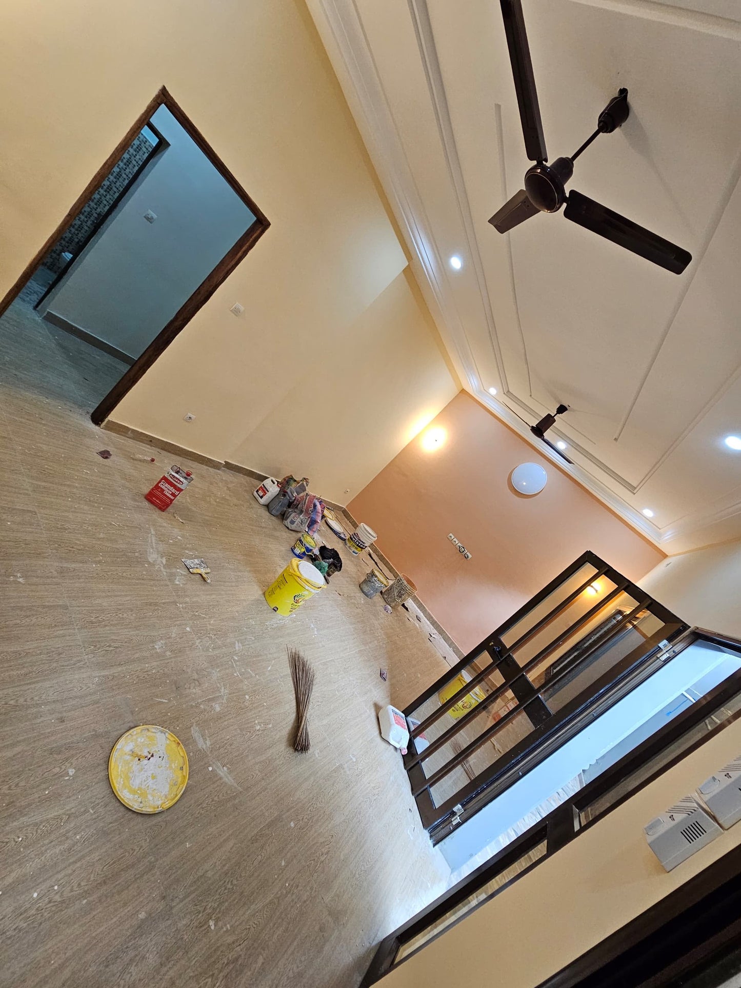 Appartement 2 chambres salon à louer à LEO 2000, proche du goudron – 100 000 FCFA