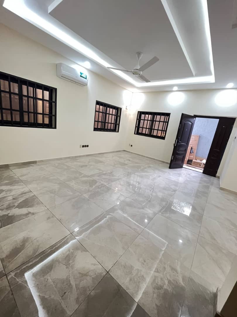 Appartement 3 chambres à louer à Amadahomé – 300 000 FCFA