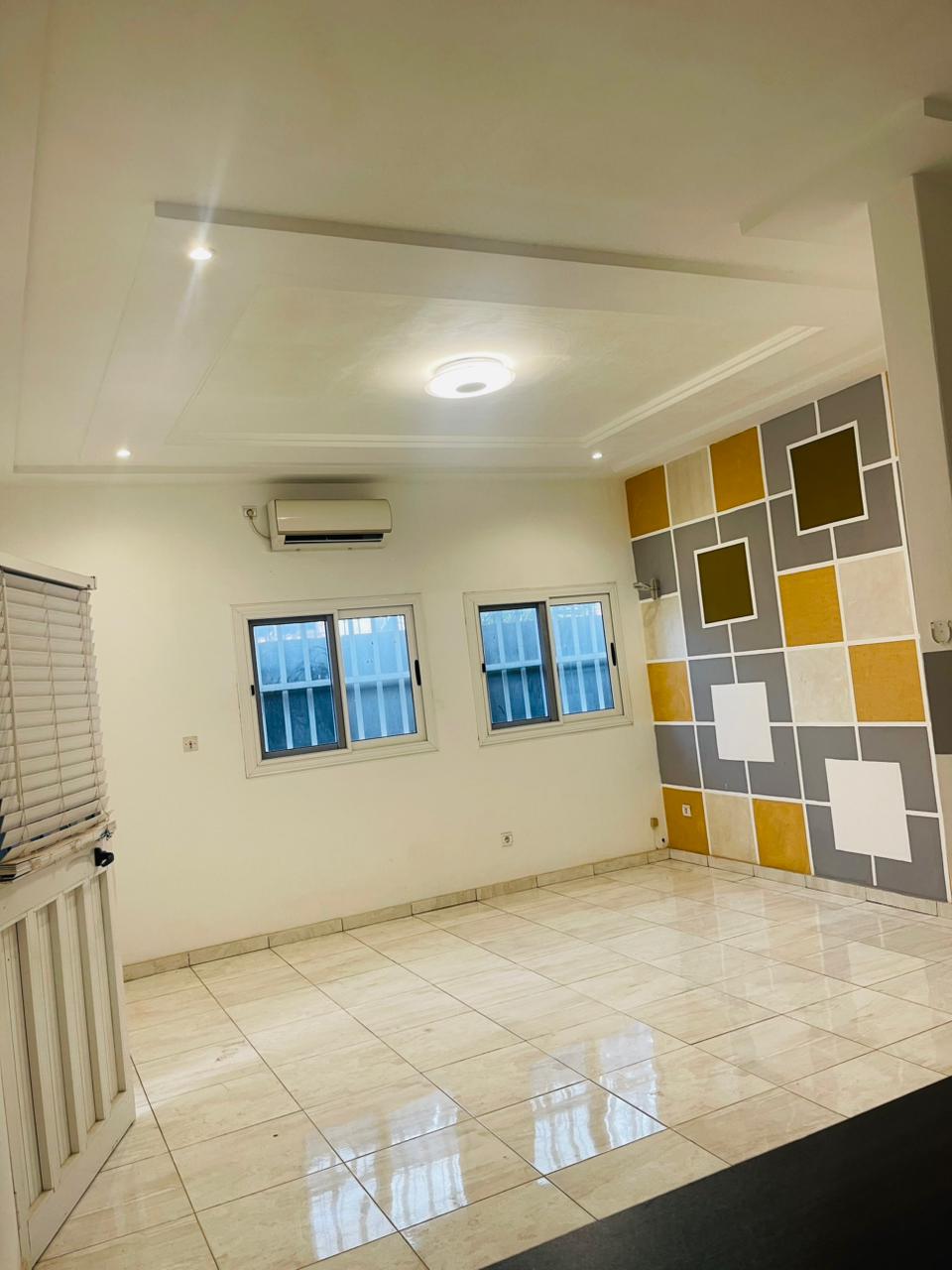 Appartement 2 chambres salon à louer à Kégué – 120 000 FCFA