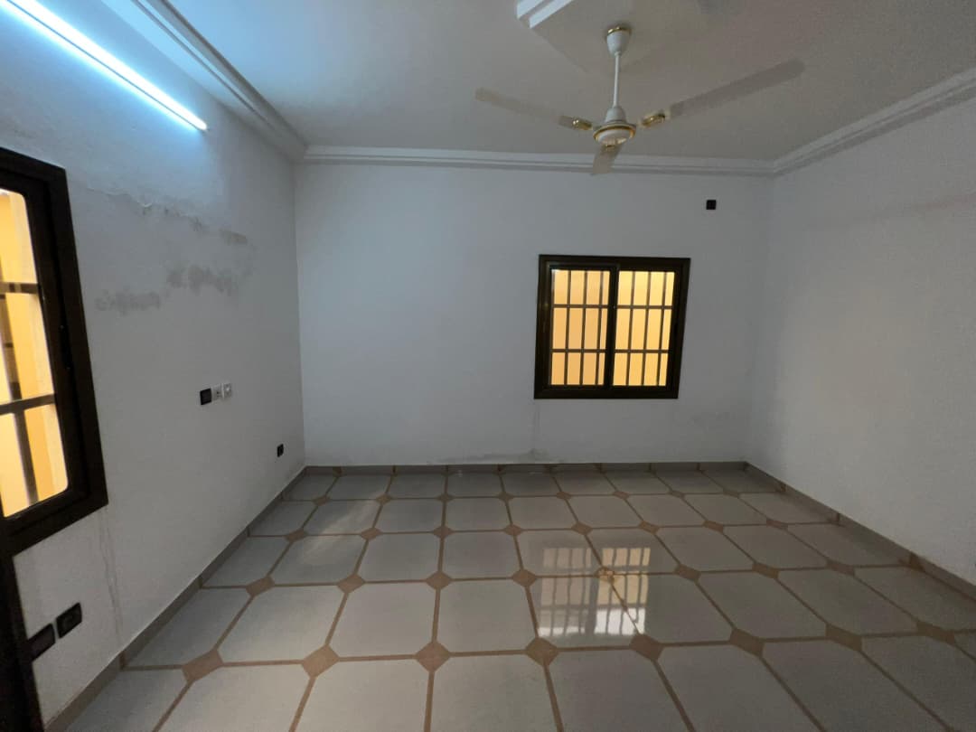 Appartement 1 chambre à louer à Agoe Amedenta – 50 000 FCFA/mois