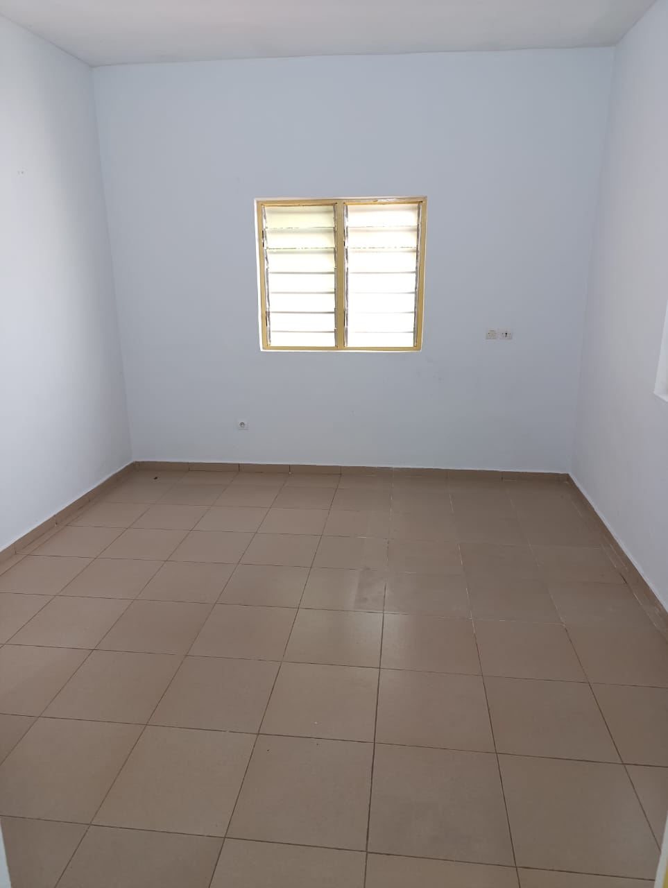 Villa duplex 4 chambres à louer à Adétikopé – 150000 FCFA