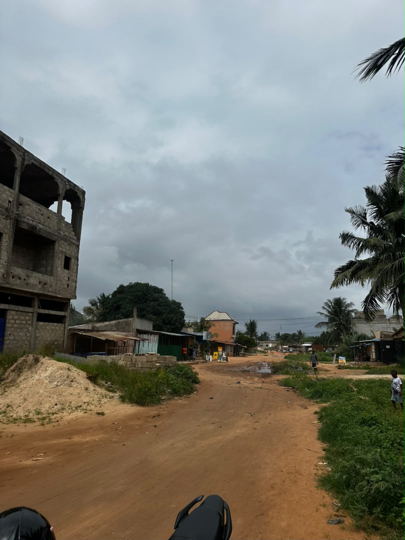 Maison sur demi-lot de 224 m² à vendre à Adidogomé Obena – 13 millions FCFA