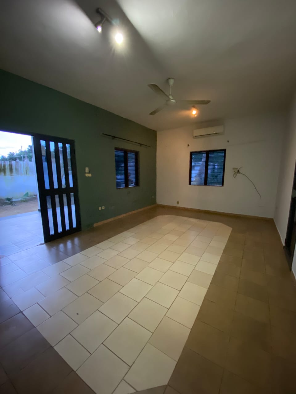 Villa 3 chambres à louer à Forever – 400.000 FCFA / mois