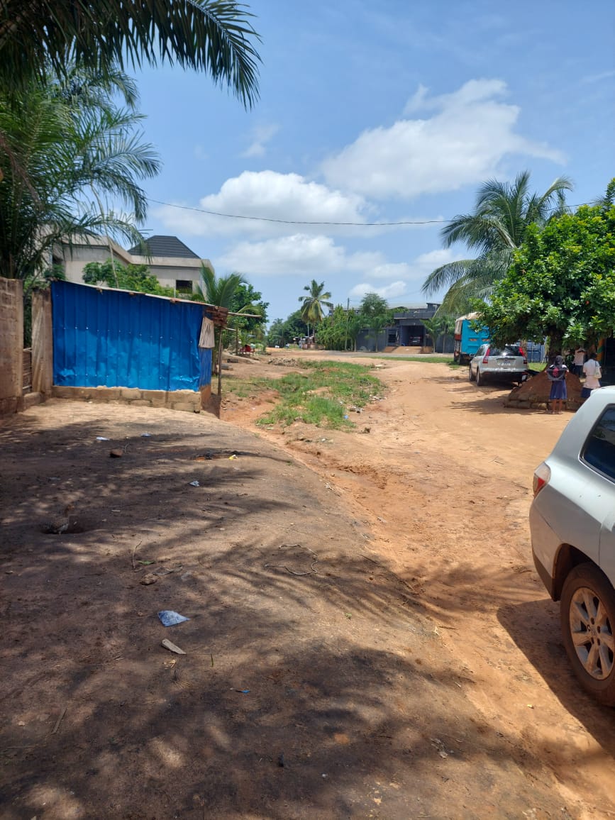 Terrain en vente à Adétikopé, proche du goudron – 16 millions FCFA