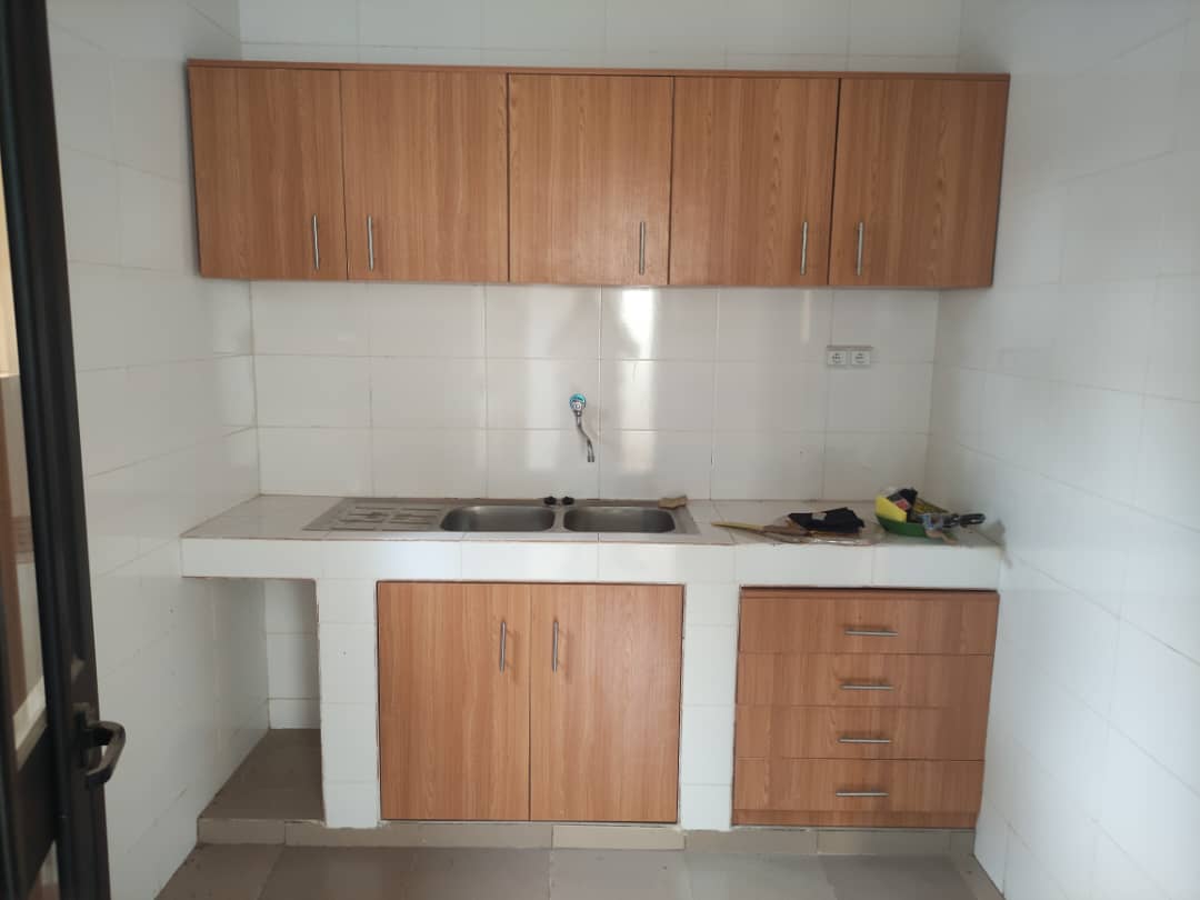 Villa 3 chambres à louer à Avedji rails – 300 000 FCFA