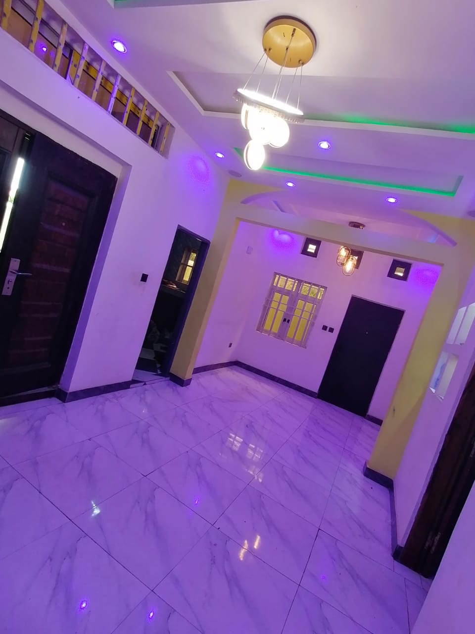 Villa 2 chambres à louer à Adidogomé Ségbé Zanvi – 100 000 FCFA