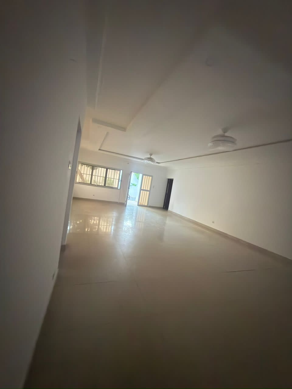 Villa 7 chambres à louer à Tokoin Hopital – 600.000 FCFA