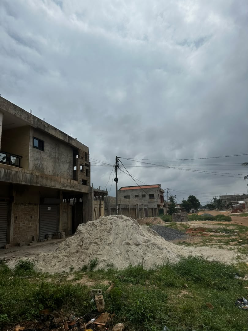 Maison sur demi-lot de 224 m² à vendre à Adidogomé Obena – 13 millions FCFA